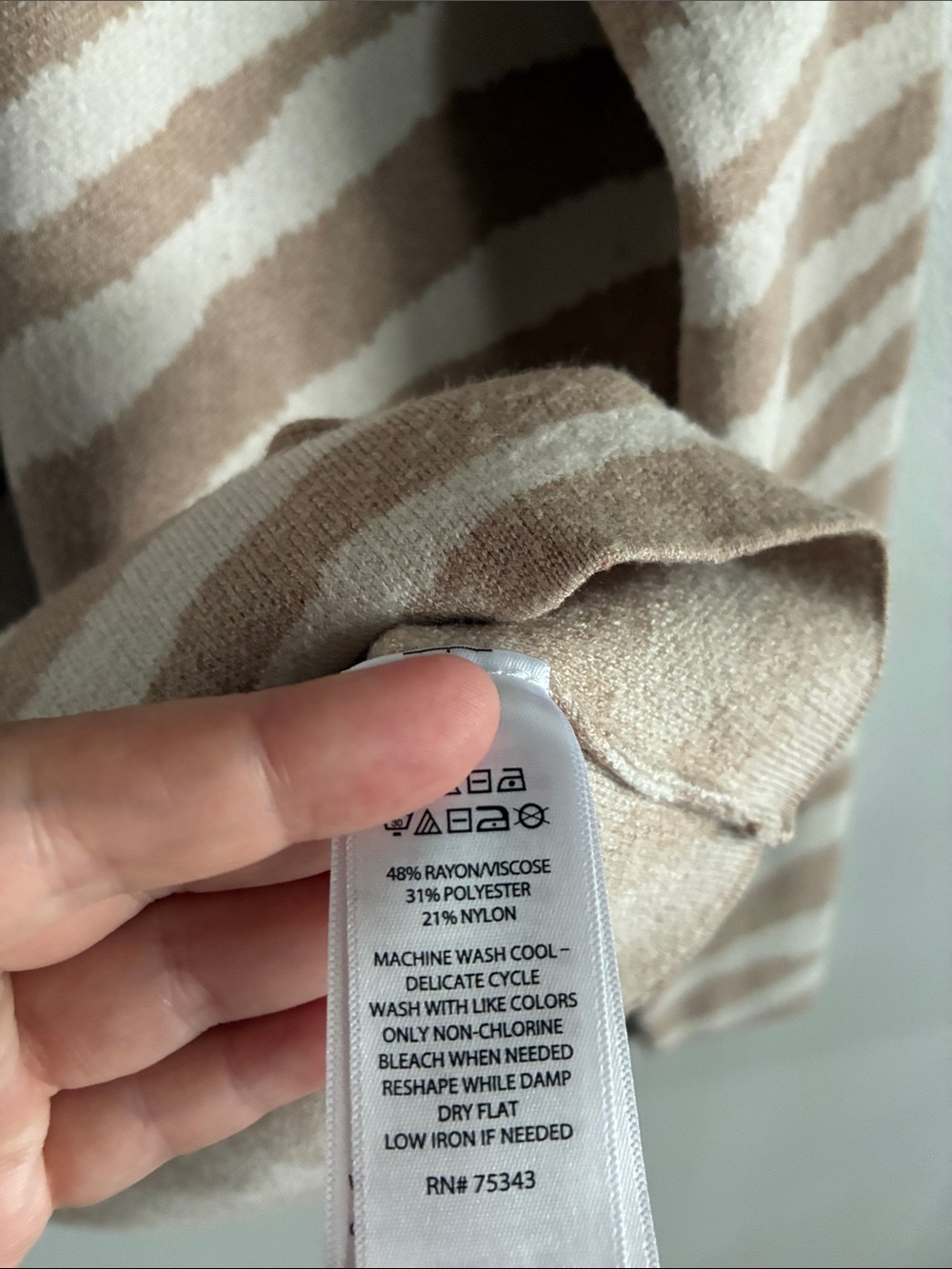 Tahari Zebra Print Mock Neck Sweater Women’s Small Beige Cream Animal Print - Picture 4 of 5